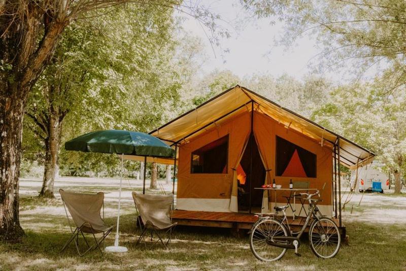 Camping Onlycamp Les Deux Rives Ланніон Екстер'єр фото